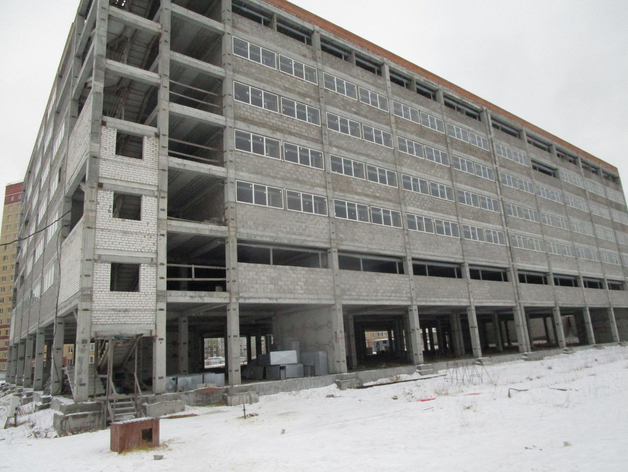 Недостроенный паркинг на Федюнинского в Тюмени продадут за 68 млн рублей