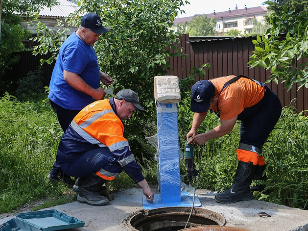 Водоканал раздает карточки для платных колонок жителям тюменских многоэтажек