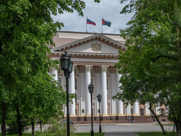 Тюменский губернатор не стал увольнять своего арестованного заместителя