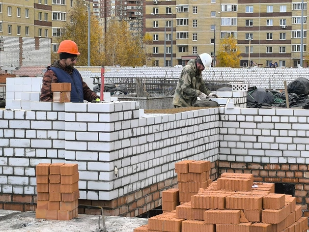 Каменщик — самая высокооплачиваемая рабочая профессия в Тюменской области Каменщик — самая высокооплачиваемая рабочая профессия в Тюменской области