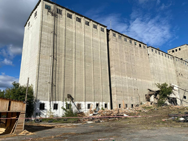 Элеватор на берегу Туры сносит тюменская девелоперская компания