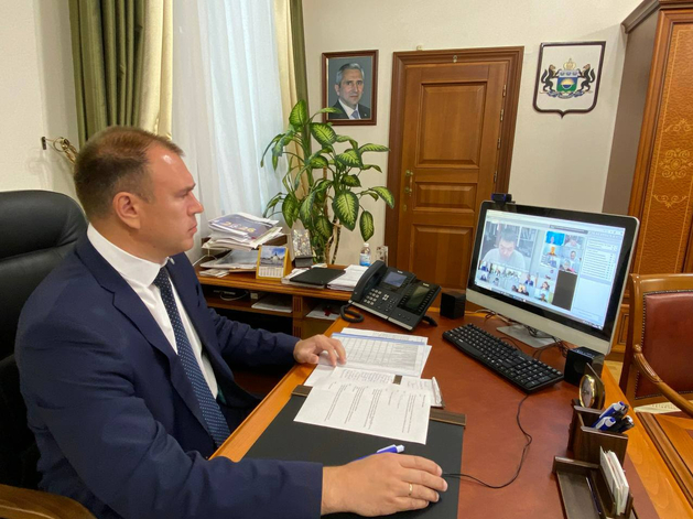 По улицам Тобольска бегает медведь, местные власти вывели патрули