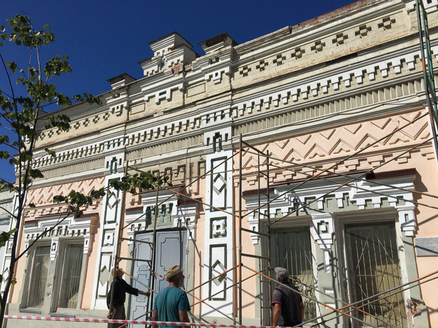 Реставрация здания «Хозтоваров» в центре Тюмени завершится в 2026 году