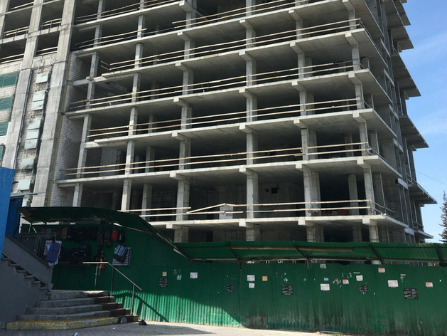 Высотку рядом с тюменским ЦУМом обещают достроить в 2028 году