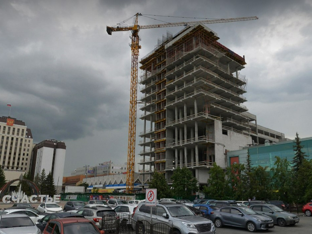 Недостроенный деловой центр рядом с тюменским ЦУМом сменил владельца