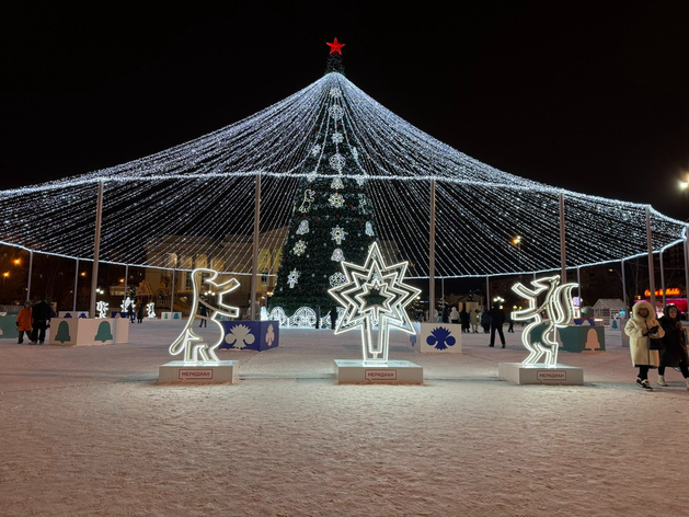Главная новогодняя елка Тюмени станет еще выше