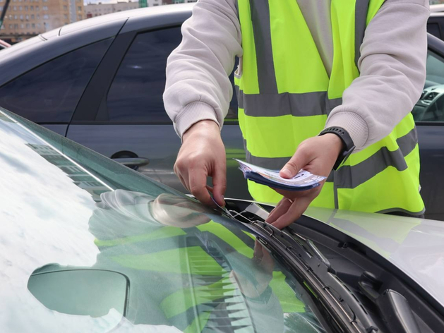 Парковки на Мельникайте рядом с главным тюменским ЗАГСом станут платными