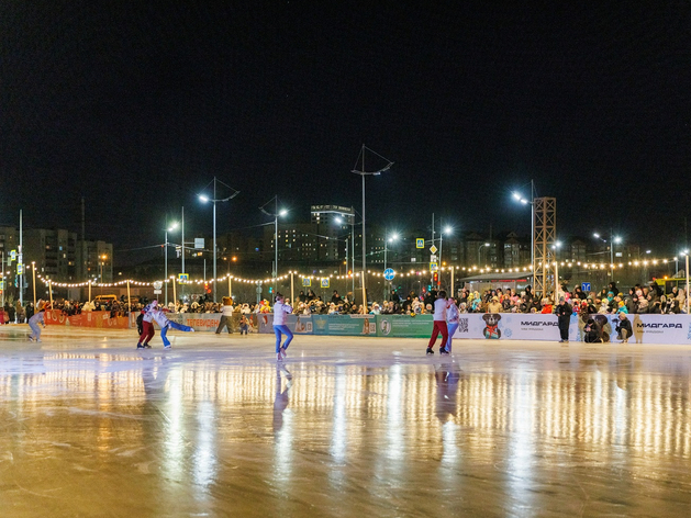 Знаменитый фигурист Илья Авербух покажет ледовое шоу на тюменском катке Знаменитый фигурист Илья Авербух покажет ледовое шоу на тюменском катке