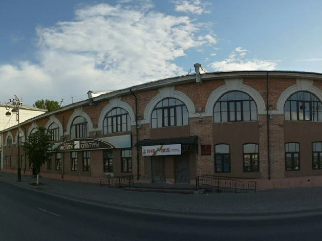 Здание бывшего гостиного двора в центре Тюмени признали аварийным