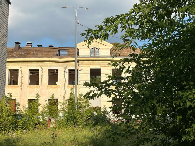 Здание школы в завокзальной части Тюмени снесут к концу осени Здание школы в завокзальной части Тюмени снесут к концу осени